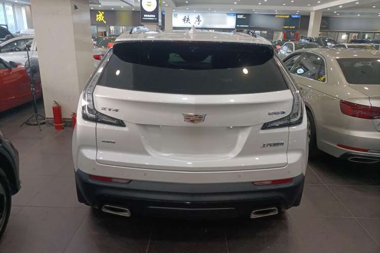 Used Cadillac XT4 2018 28T 4x4 Platinum Sport Edition Rear