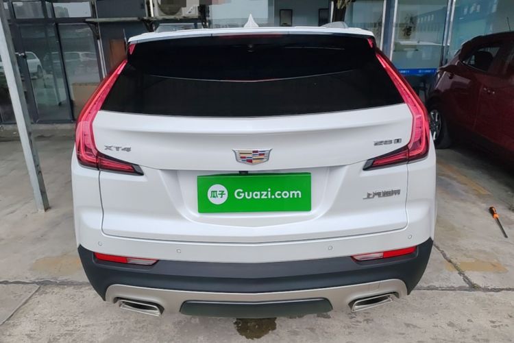 Used Cadillac XT4 2018 28T Two-Wheel-Drive Luxury Model Rear