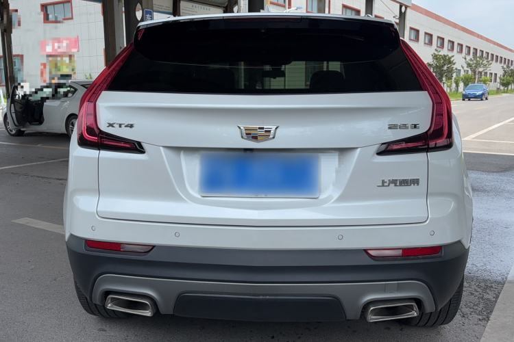 Used Cadillac XT4 2018 28T Two-Wheel-Drive Luxury Model Rear