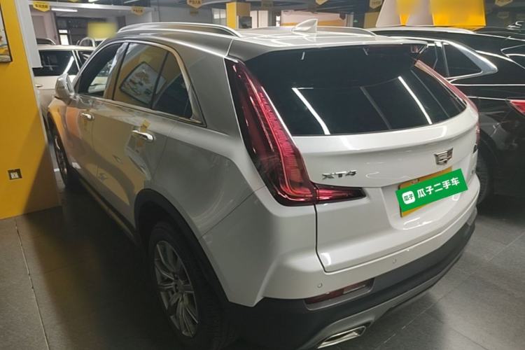 Used Cadillac XT4 2018 28T Two-Wheel-Drive Luxury Model Rear Left 45 Deg