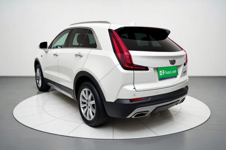 Used Cadillac XT4 2018 28T Two-Wheel-Drive Luxury Model Rear Left 45 Deg