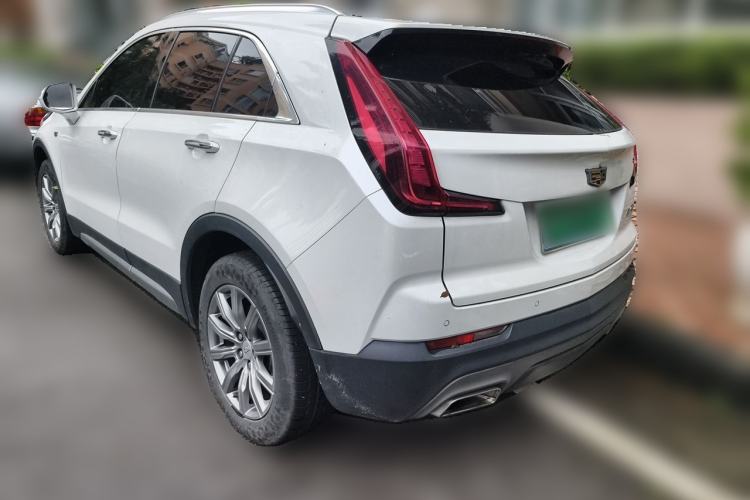 Used Cadillac XT4 2018 28T Two-Wheel-Drive Luxury Model Rear Left 45 Deg