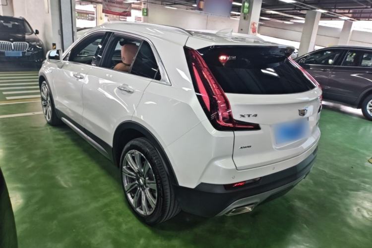 Used Cadillac XT4 2018 28T 4x4 Platinum Edition Rear Left 45 Deg