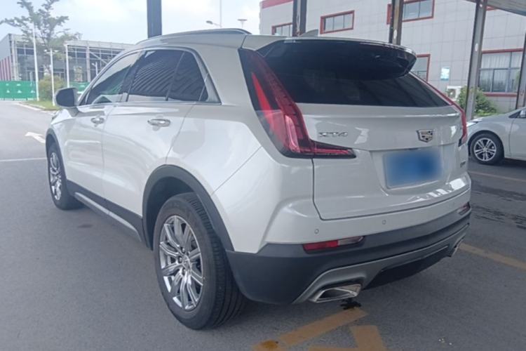 Used Cadillac XT4 2018 28T Two-Wheel-Drive Luxury Model Rear Left 45 Deg