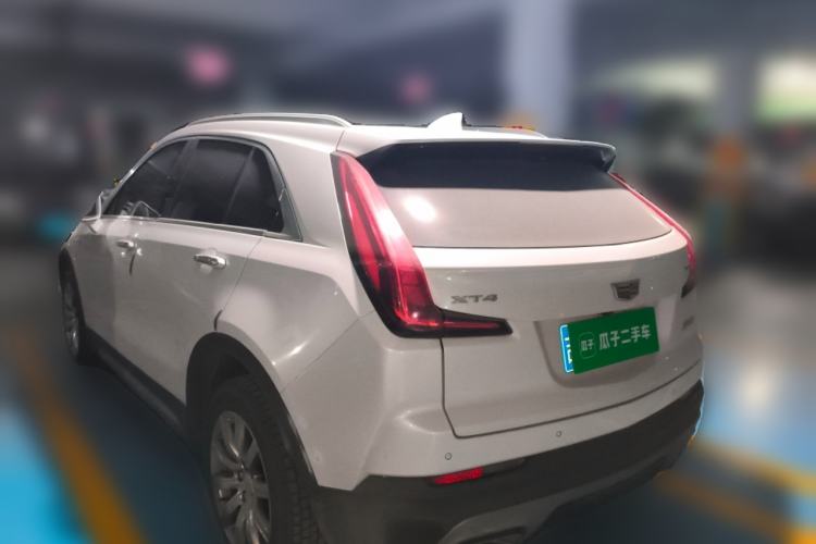 Used Cadillac XT4 2018 28T Two-Wheel-Drive Luxury Model Rear Left 45 Deg