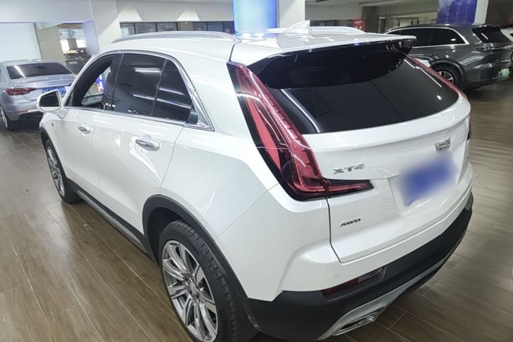 Used Cadillac XT4 2018 28T 4x4 Platinum Edition Rear Left 45 Deg
