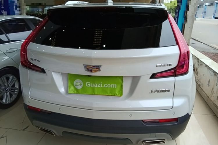 Used Cadillac XT4 2018 28T Two-Wheel-Drive Luxury Model Rear