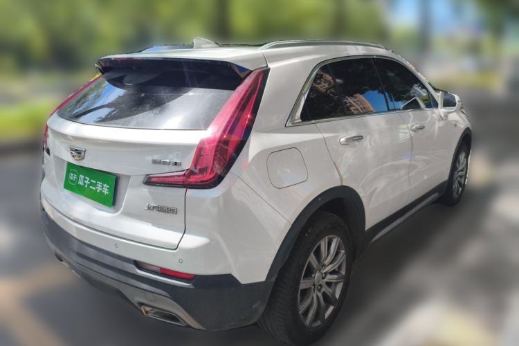Used Cadillac XT4 2018 28T Two-Wheel-Drive Luxury Model Rear Right 45 Deg