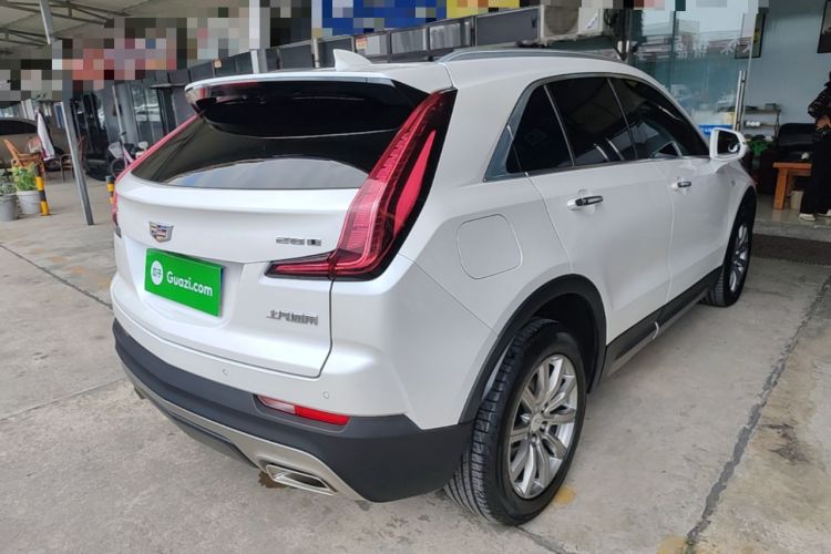 Used Cadillac XT4 2018 28T Two-Wheel-Drive Luxury Model Rear Right 45 Deg