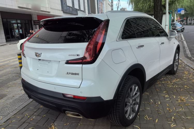 Used Cadillac XT4 2018 28T Two-Wheel Drive Tech Version Rear Right 45 Deg