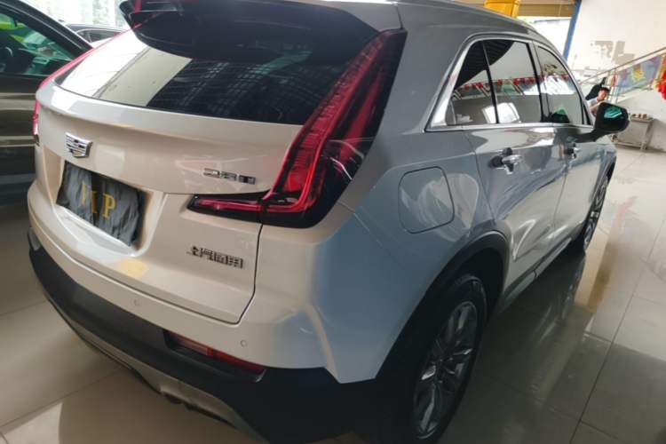 Used Cadillac XT4 2018 28T Two-Wheel Drive Leading Version Rear Right 45 Deg