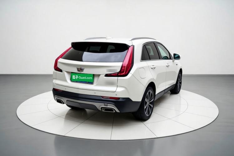 Used Cadillac XT4 2018 28T Two-Wheel-Drive Luxury Model Rear Right 45 Deg