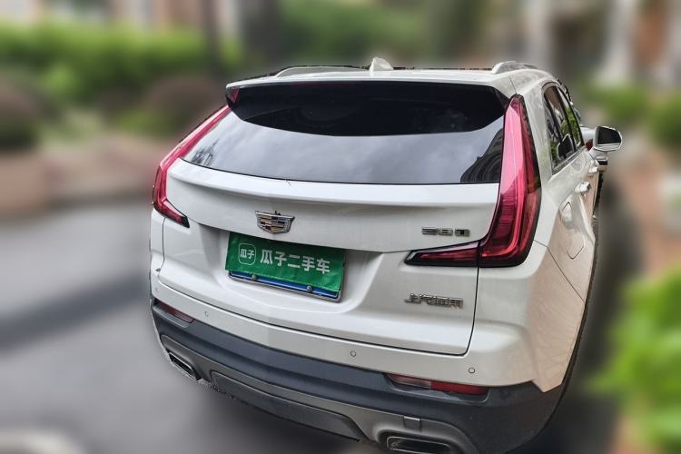 Used Cadillac XT4 2018 28T Two-Wheel-Drive Luxury Model Rear Right 45 Deg