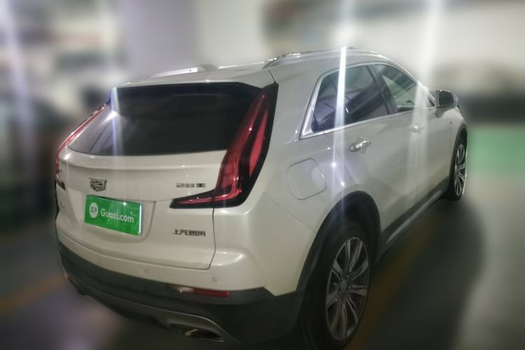 Used Cadillac XT4 2018 28T 4x4 Platinum Edition Rear Right 45 Deg