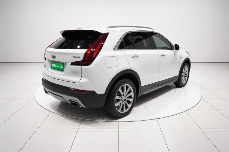 Used Cadillac XT4 2018 28T Two-Wheel-Drive Luxury Model Rear Right 45 Deg