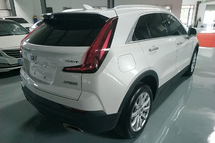 Used Cadillac XT4 2018 28T Two-Wheel Drive Tech Version Rear Right 45 Deg