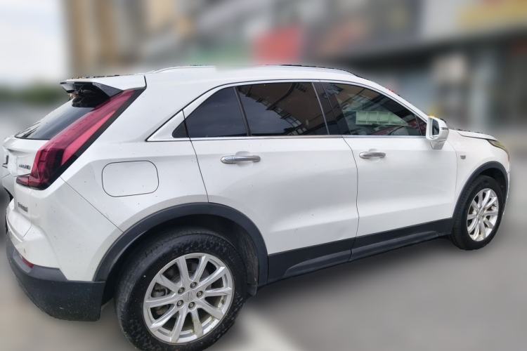 Used Cadillac XT4 2018 28T Two-Wheel Drive Tech Version Rear Right 45 Deg