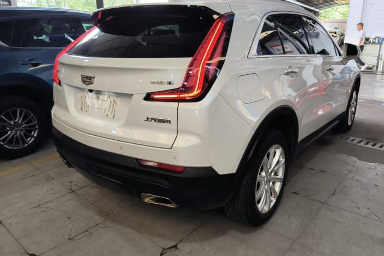 Used Cadillac XT4 2018 28T Two-Wheel Drive Tech Version Rear Right 45 Deg