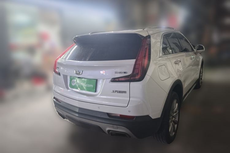 Used Cadillac XT4 2018 28T Two-Wheel-Drive Luxury Model Rear Right 45 Deg