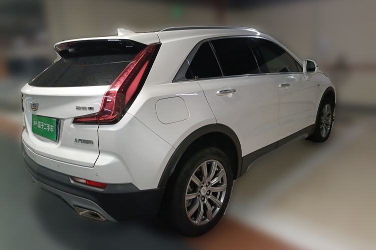 Used Cadillac XT4 2018 28T Two-Wheel-Drive Luxury Model Rear Right 45 Deg