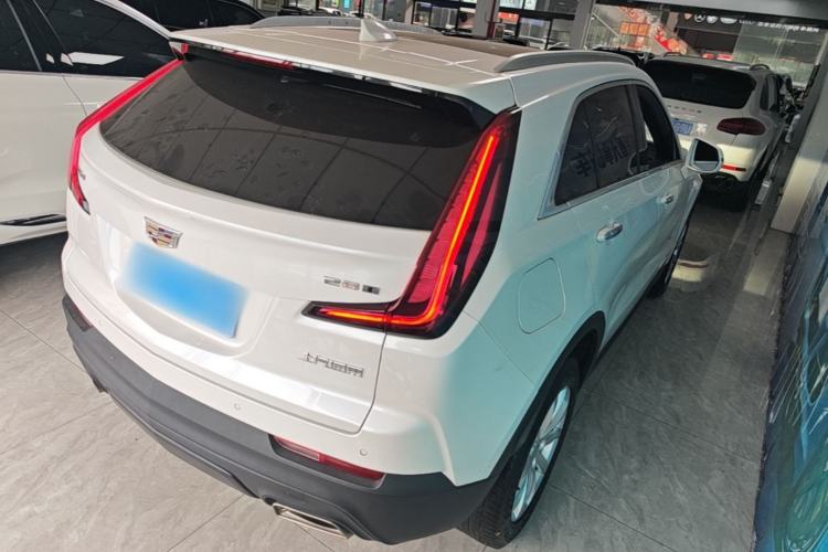 Used Cadillac XT4 2018 28T Two-Wheel Drive Tech Version Rear Right 45 Deg