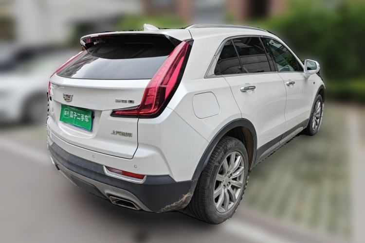 Used Cadillac XT4 2018 28T Two-Wheel-Drive Luxury Model Rear Right 45 Deg
