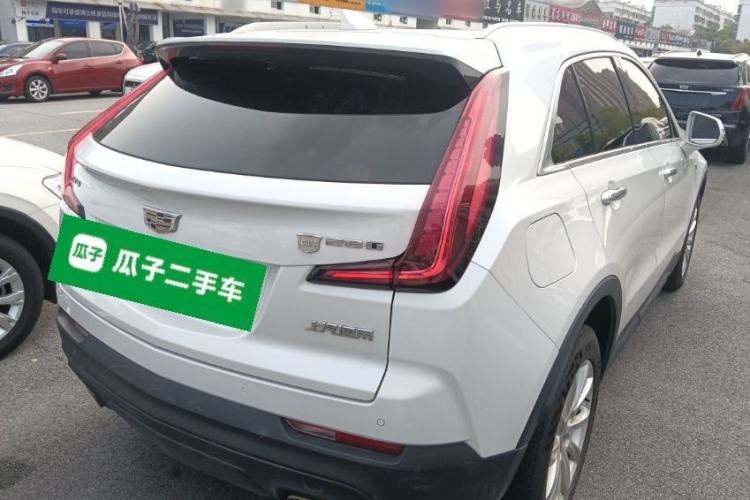 Used Cadillac XT4 2018 28T Two-Wheel Drive Tech Version Rear Right 45 Deg