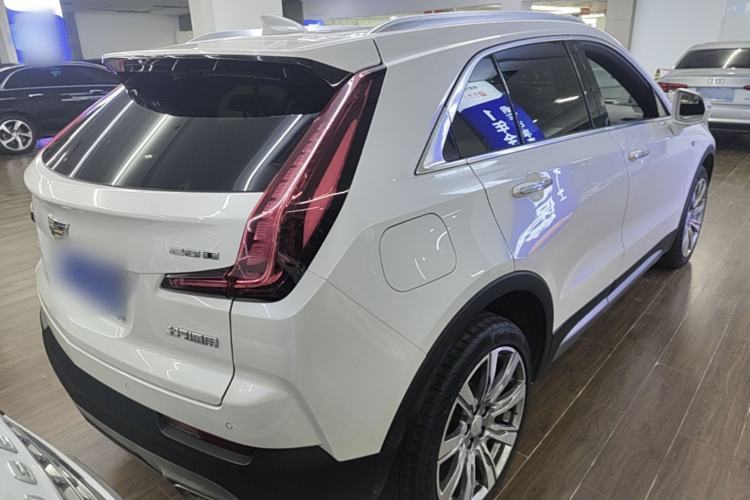 Used Cadillac XT4 2018 28T 4x4 Platinum Edition Rear Right 45 Deg