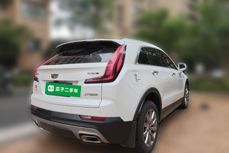 Used Cadillac XT4 2018 28T Two-Wheel-Drive Luxury Model Rear Right 45 Deg