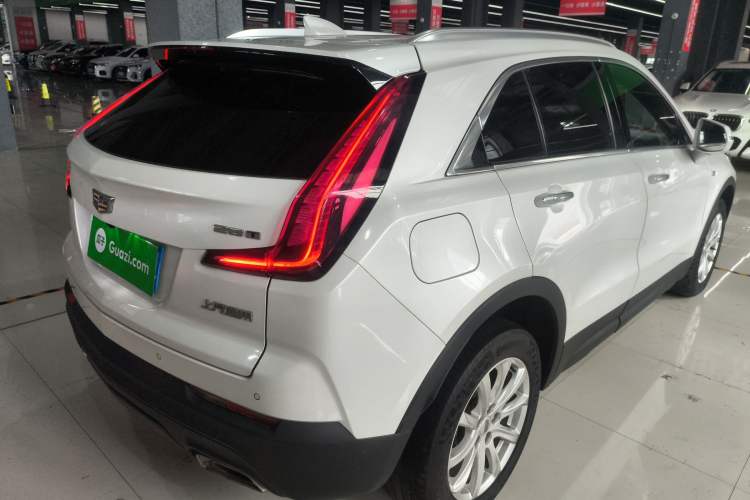 Used Cadillac XT4 2018 28T Two-Wheel Drive Tech Version Rear Right 45 Deg
