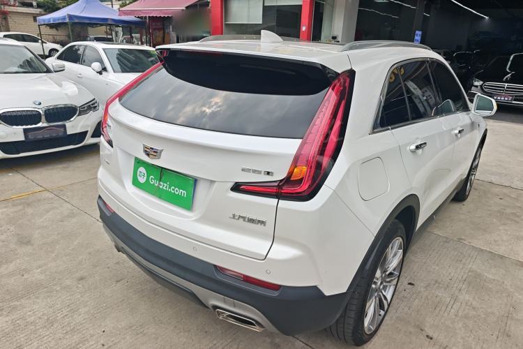 Used Cadillac XT4 2018 28T 4x4 Platinum Edition Rear Right 45 Deg