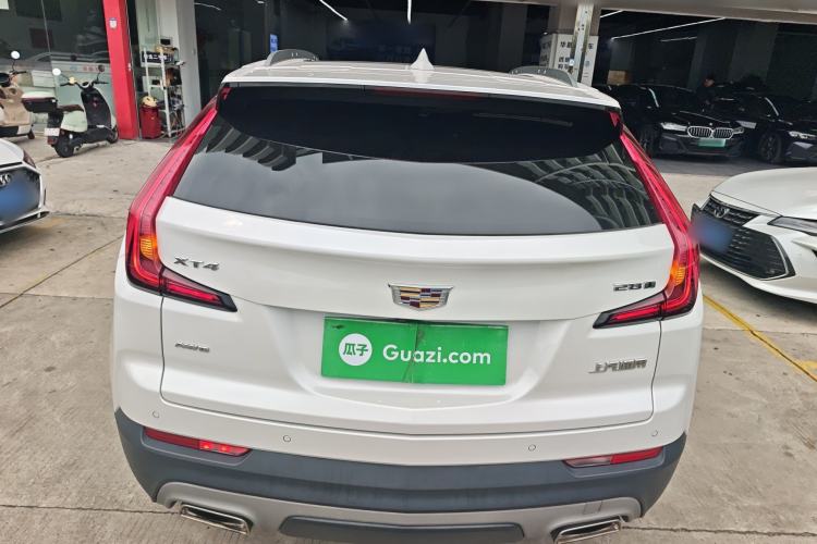 Used Cadillac XT4 2018 28T 4x4 Platinum Edition Rear