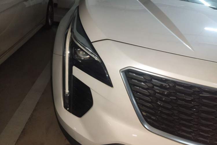 Used Cadillac XT4 2018 28T Two-Wheel Drive Leading Version Right Front Headlight