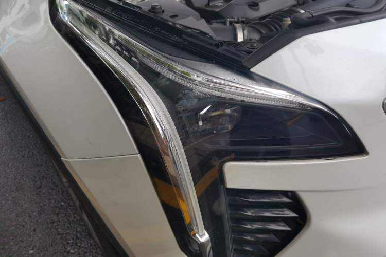 Used Cadillac XT4 2018 28T Two-Wheel Drive Leading Version Right Front Headlight