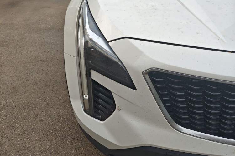 Used Cadillac XT4 2018 28T Two-Wheel Drive Luxury Sport Model Right Front Headlight