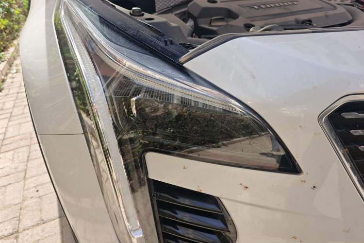 Used Cadillac XT4 2018 28T Two-Wheel Drive Leading Version Right Front Headlight