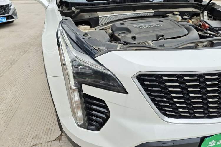 Used Cadillac XT4 2018 28T Two-Wheel Drive Tech Version Right Front Headlight
