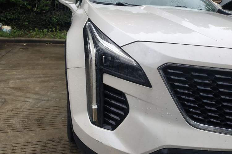 Used Cadillac XT4 2018 28T Two-Wheel Drive Leading Version Right Front Headlight