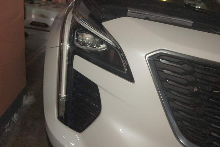 Used Cadillac XT4 2018 28T Two-Wheel Drive Leading Version Right Front Headlight
