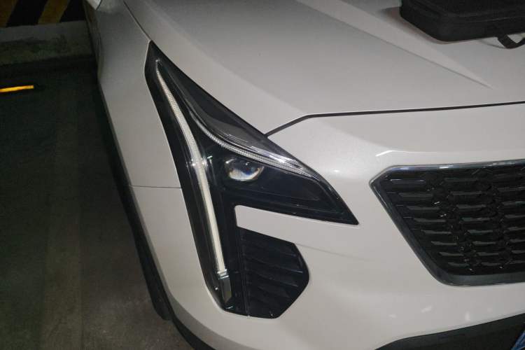 Used Cadillac XT4 2018 28T Two-Wheel Drive Leading Version Right Front Headlight