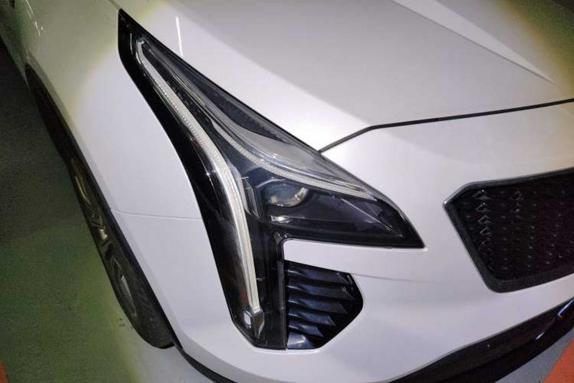 Used Cadillac XT4 2018 28T Two-Wheel Drive Luxury Sport Model Right Front Headlight