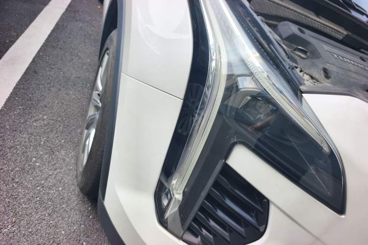 Used Cadillac XT4 2018 28T Two-Wheel Drive Leading Version Right Front Headlight