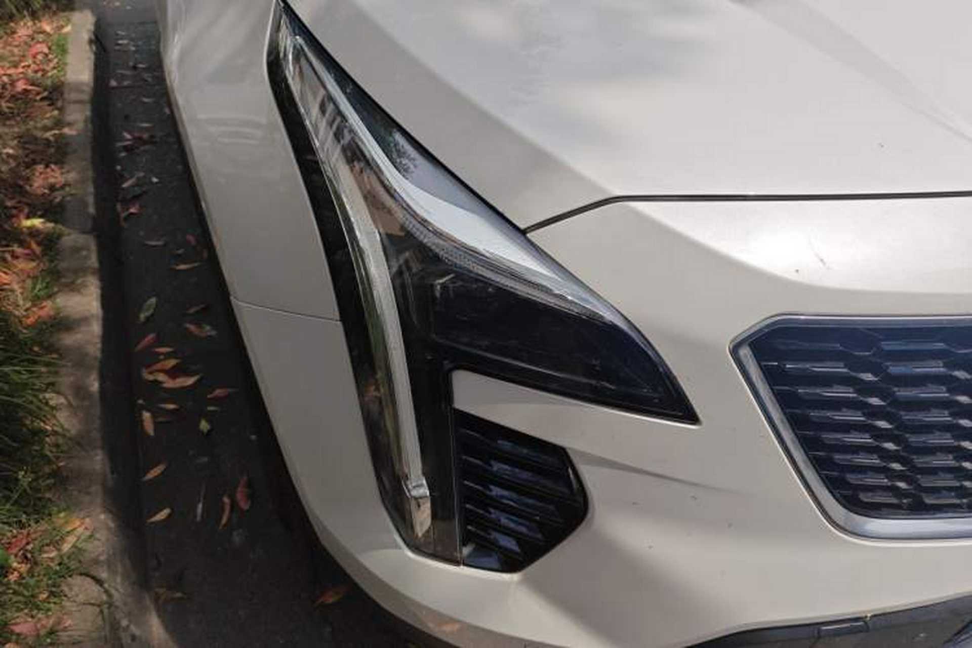 Used Cadillac XT4 2018 28T Two-Wheel Drive Leading Version Right Front Headlight