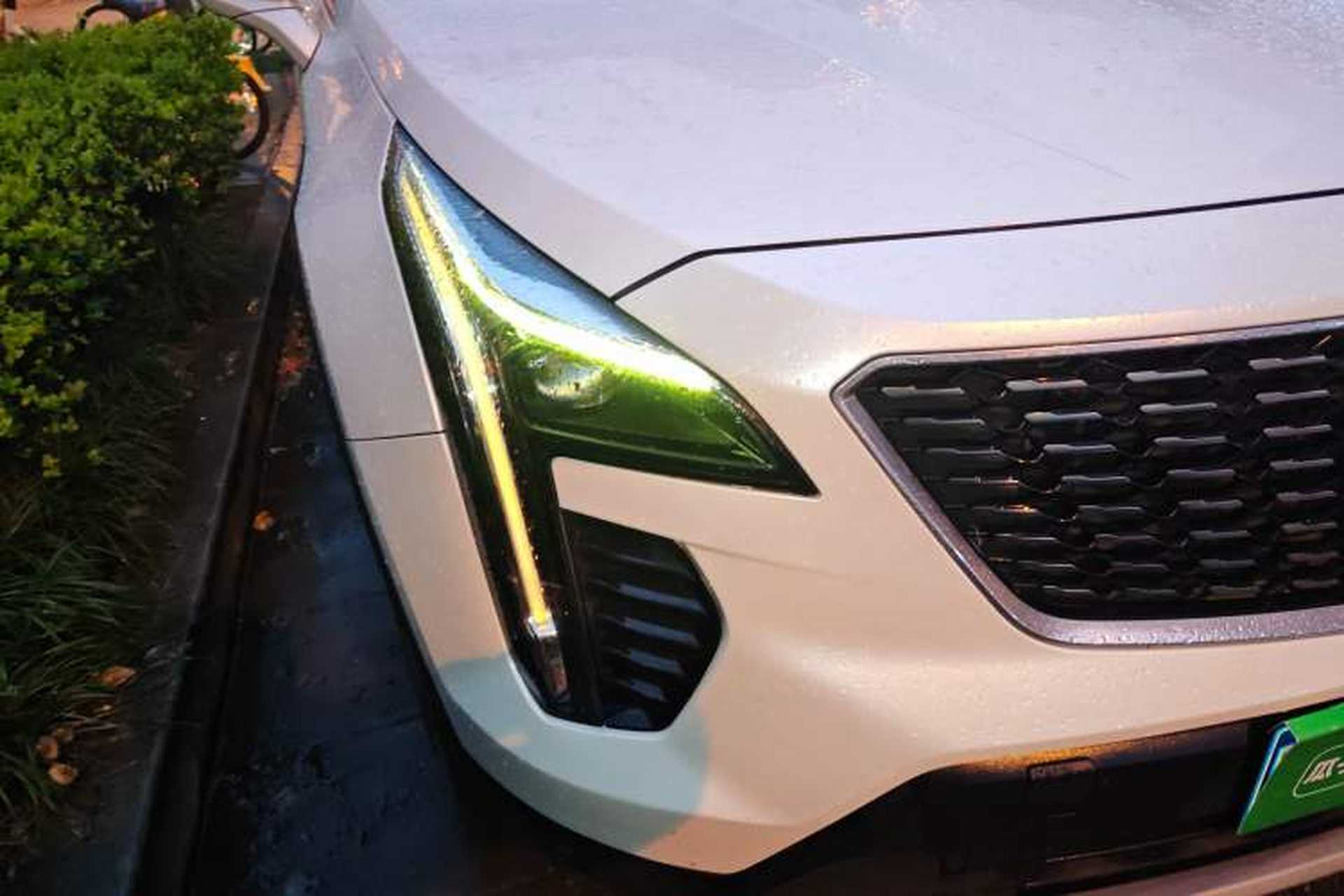 Used Cadillac XT4 2018 28T Two-Wheel Drive Leading Version Right Front Headlight