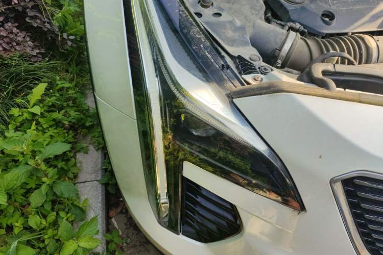 Used Cadillac XT4 2018 28T Two-Wheel Drive Leading Version Right Front Headlight