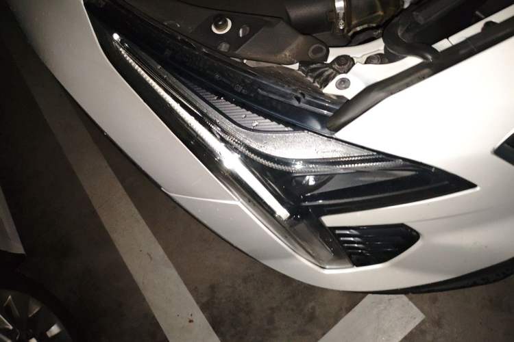 Used Cadillac XT4 2018 28T Two-Wheel Drive Tech Version Right Front Headlight