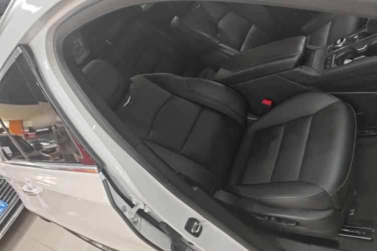 Used Cadillac XT4 2018 28T Two-Wheel Drive Leading Version Right Front Seat