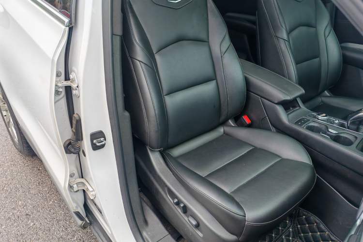 Used Cadillac XT4 2018 28T Two-Wheel Drive Leading Version Right Front Seat