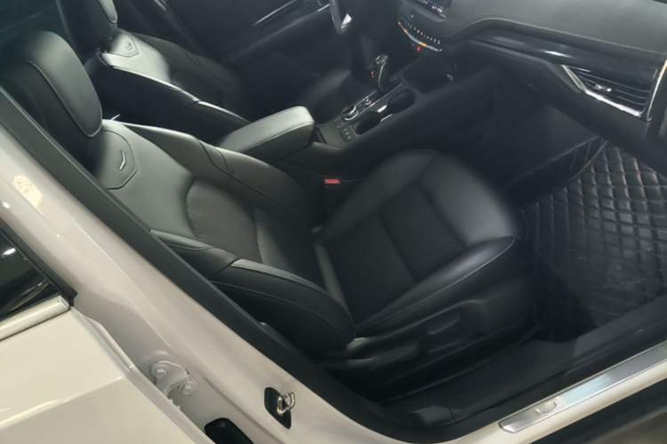 Used Cadillac XT4 2018 28T Two-Wheel Drive Tech Version Right Front Seat