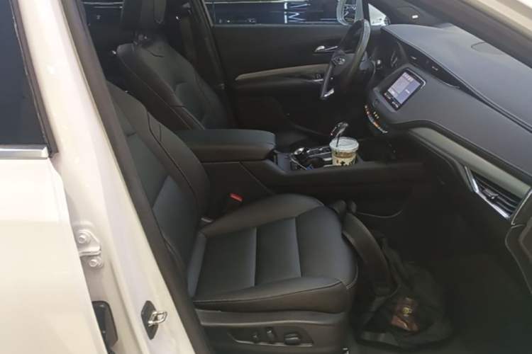 Used Cadillac XT4 2018 28T Two-Wheel Drive Leading Version Right Front Seat